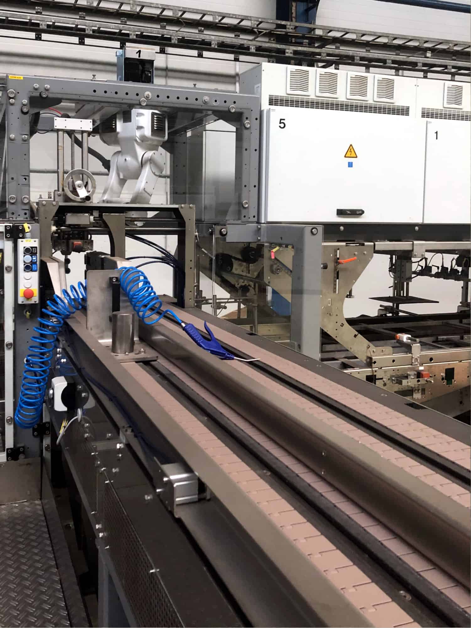 Salle de travail de Krones Einweg Glass Line