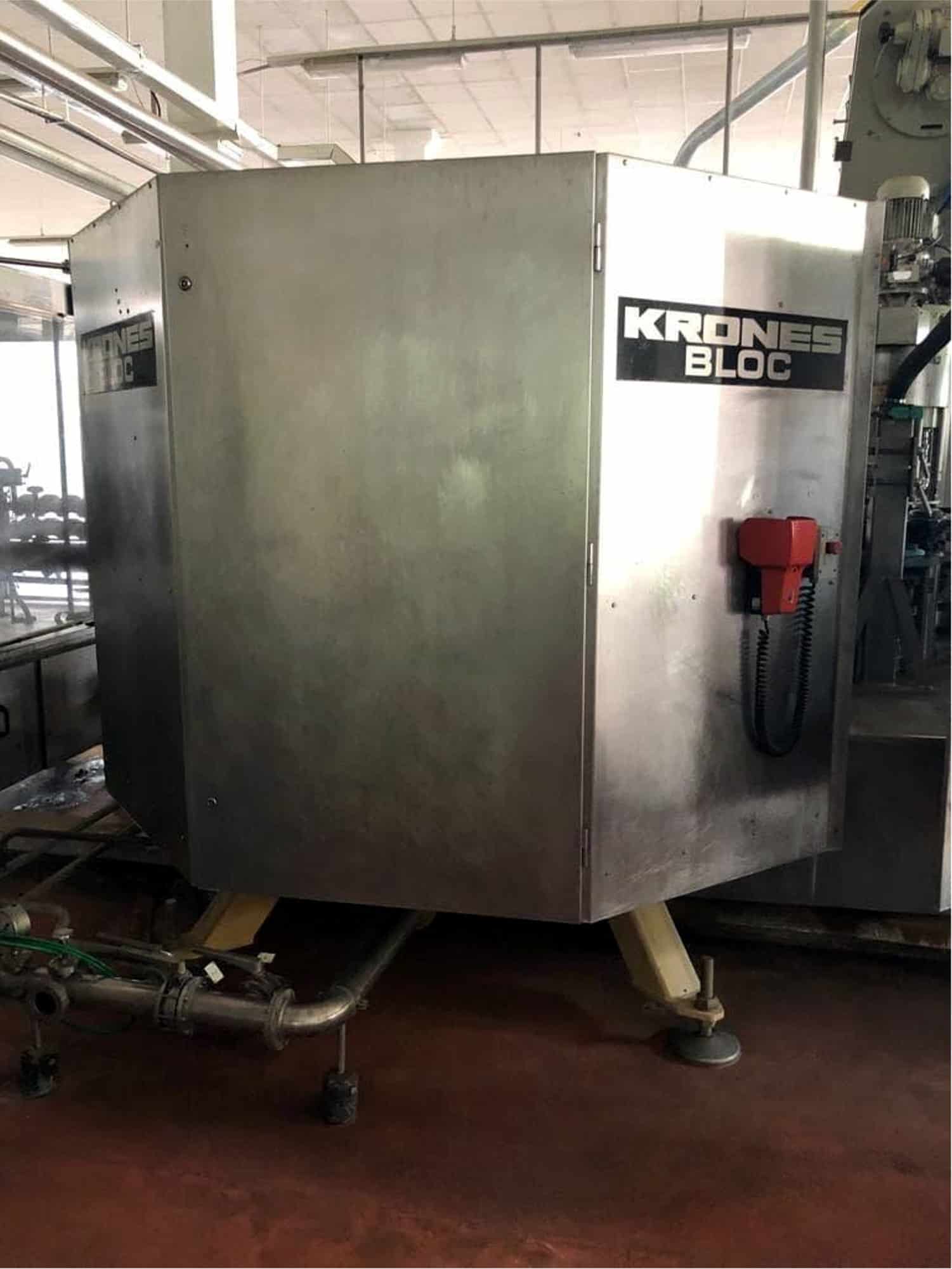 Détail de Krones TriBlock (rinceuse, soutireuse, capsuleuse)
